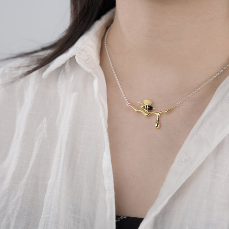 Collier Honey Bee