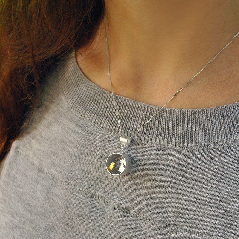 Pendentif Petite fille et son chat