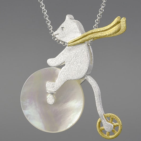 Collier pendentif Ours acrobate