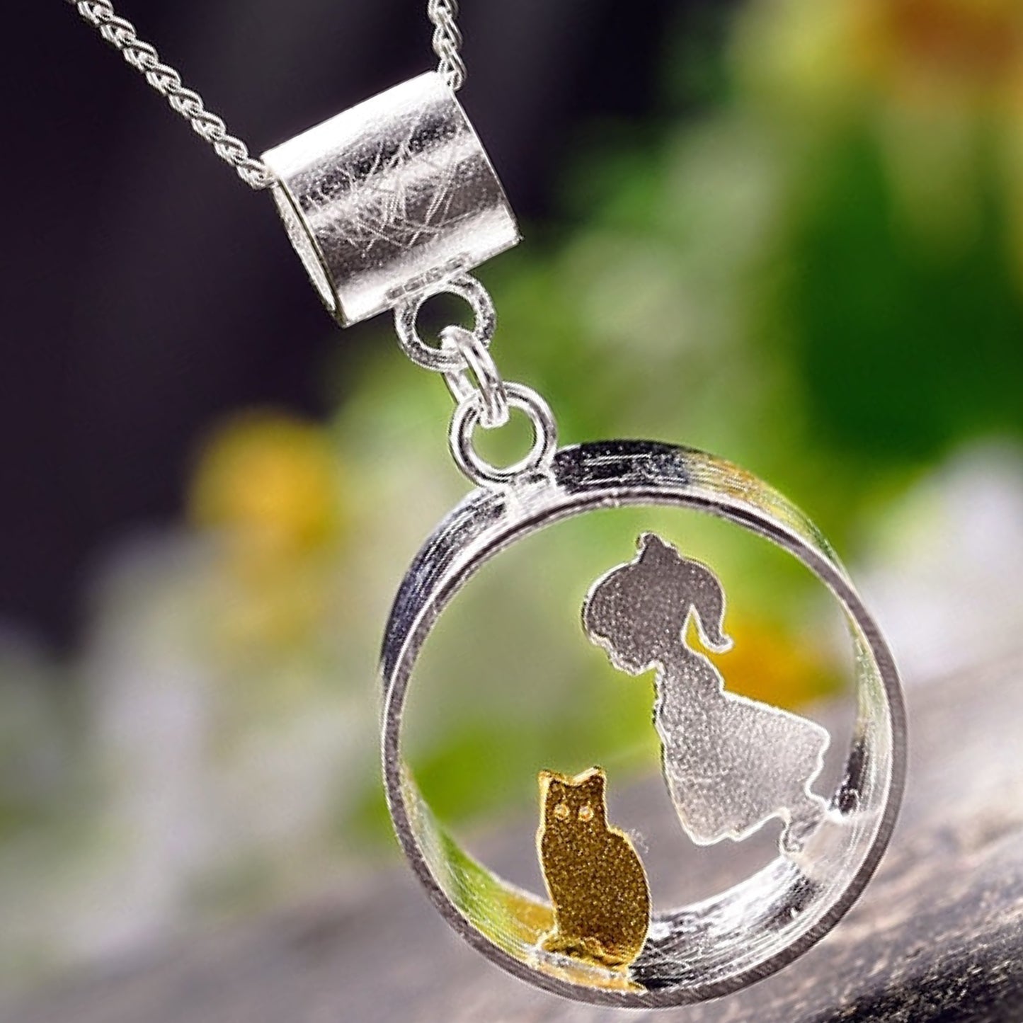 Pendentif Petite fille et son chat