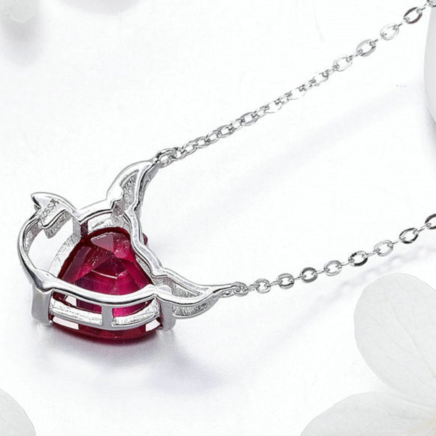 Collana a forma di cuore con angelo o diavolo 